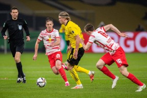 多特蒙德内部会议纪要流出——加时末段更衣室发声；德国杯使命明确；阵容厚度经受考验的简单介绍