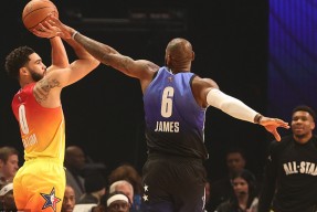 爱游戏体育网页版底特律活塞训练开放日；今晚内部沟通引欢呼；全明星赛在即；赛季目标并未改变的简单介绍