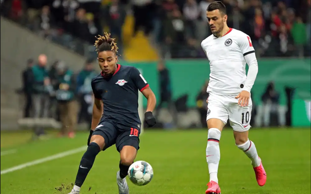 包含赛地聚焦——德甲今夜热度飙升，葡萄牙体育完成体检，更衣室稳定，数据趋势出现新变化的词条